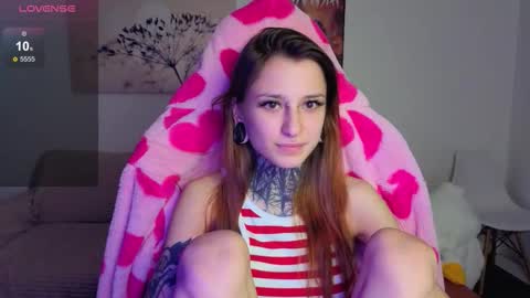Snapshot of lilith_poison chatting on 09-25-25, 06:22 lilith_poison online show from 09-25-25, 06:22
