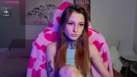 Snapshot of lilith_poison chatting on 09-27-25, 05:51 lilith_poison online show from 09-27-25, 05:51