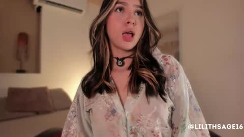 lilith_sage_ online show from 10-21-25, 11:44