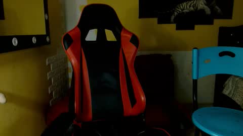 Snapshot of lilith_sexy19 chatting on 11-18-25, 08:35 Lilith online show from 11-18-25, 08:35