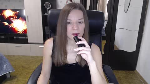 Snapshot of lilith_small21 chatting on 12-18-24, 09:25 lilith small21 online show from 12-18-24, 09:25