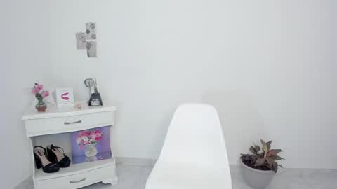 Alejandra  online show from 02-02-25, 08:30