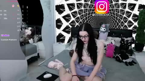 Lilith Caine online show from 04-19-26, 05:56
