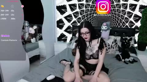 Lilith Caine online show from 04-21-26, 08:01