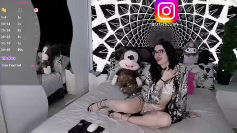 Lilith Caine online show from 05-10-26, 04:45