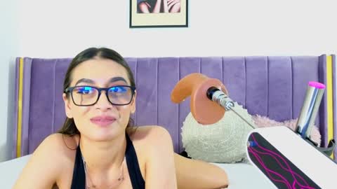 Snapshot of lilithcapri777 chatting on 01-14-25, 04:50 Lily online show from 01-14-25, 04:50