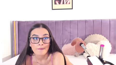 Snapshot of lilithcapri777 chatting on 02-10-25, 06:24 Lily online show from 02-10-25, 06:24