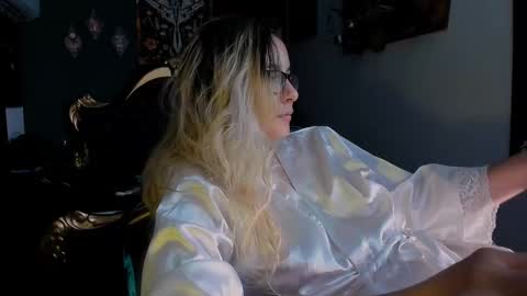 Snapshot of lilithmystic01 chatting on 01-14-25, 05:08 lilithmystic01 online show from 01-14-25, 05:08