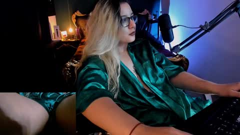 Snapshot of lilithmystic01 chatting on 01-19-25, 11:56 lilithmystic01 online show from 01-19-25, 11:56