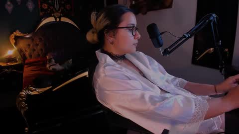 Snapshot of lilithmystic01 chatting on 01-22-25, 04:44 lilithmystic01 online show from 01-22-25, 04:44