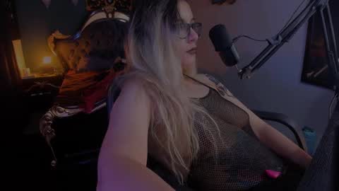 Snapshot of lilithmystic01 chatting on 01-26-25, 04:09 lilithmystic01 online show from 01-26-25, 04:09