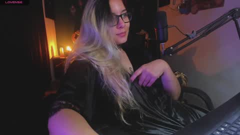 Snapshot of lilithmystic01 chatting on 02-05-25, 01:44 lilithmystic01 online show from 02-05-25, 01:44