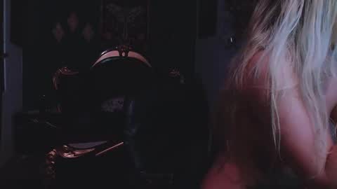 Snapshot of lilithmystic01 chatting on 02-22-25, 04:40 lilithmystic01 online show from 02-22-25, 04:40