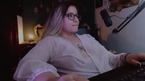 Snapshot of lilithmystic01 chatting on 02-24-25, 07:09 lilithmystic01 online show from 02-24-25, 07:09