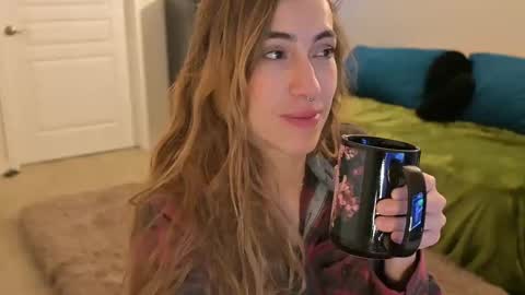 Snapshot of lilithoftrees chatting on 02-20-25, 02:18 L online show from 02-20-25, 02:18