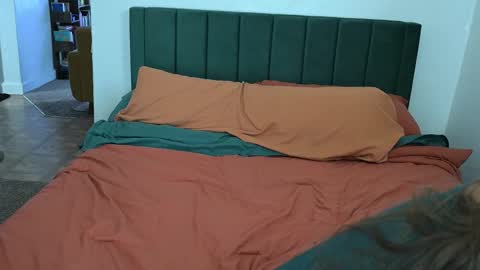 Snapshot of lilithoftrees chatting on 10-18-25, 09:48 L online show from 10-18-25, 09:48