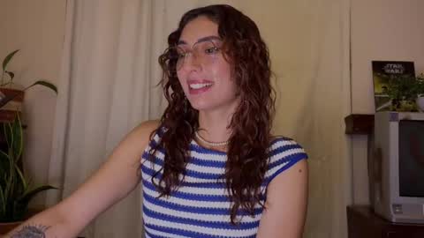 Snapshot of lilithrose_b chatting on 05-21-26, 04:41 Lele online show from 05-21-26, 04:41