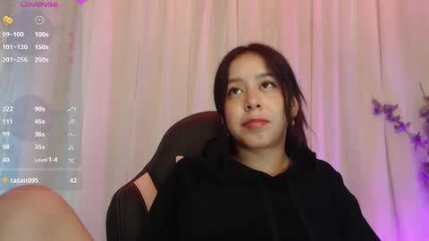 Snapshot of lilithwallkeer chatting on 02-24-25, 07:11 Maria online show from 02-24-25, 07:11