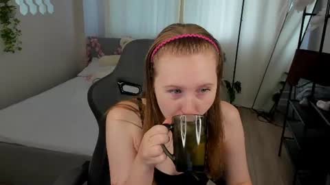  Lili Tiny  GMT2 3-10AM  MonTueWedThuSat online show from 07-29-26, 01:37