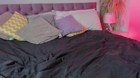 Lily online show from 10-14-25, 07:58