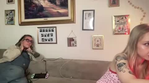 lilldaddysgirl online show from 11-21-25, 02:32