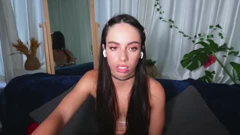 Lill Dayna online show from 11-17-25, 08:53