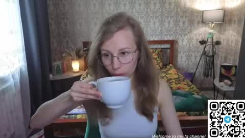 Snapshot of lill_mary chatting on 05-14-26, 02:40 Maria online show from 05-14-26, 02:40
