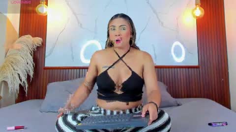 Snapshot of lillian_lee1 chatting on 04-19-26, 04:28 lillian_lee1 online show from 04-19-26, 04:28