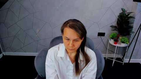 lillian_white1 online show from 12-19-24, 07:18