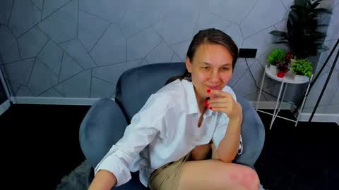 lillian_white1 online show from 12-19-24, 10:24
