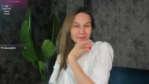 Snapshot of lillian_white1 chatting on 03-28-26, 01:16 lillian_white1 online show from 03-28-26, 01:16