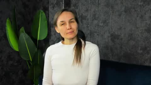 Snapshot of lillian_white1 chatting on 04-11-26, 01:10 lillian_white1 online show from 04-11-26, 01:10