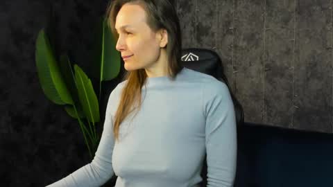 Snapshot of lillian_white1 chatting on 04-15-26, 01:12 lillian_white1 online show from 04-15-26, 01:12