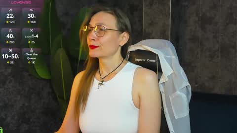 lillian_white1 online show from 05-28-26, 12:41