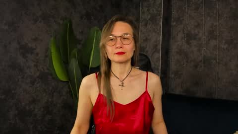 lillian_white1 online show from 05-30-26, 11:46