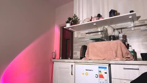 Snapshot of lillianadejager chatting on 04-29-26, 05:30 Nelly online show from 04-29-26, 05:30