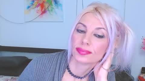 Lara online show from 02-07-25, 02:08