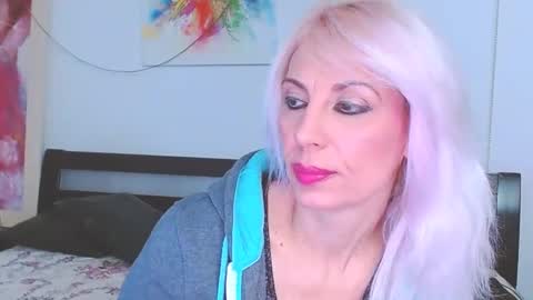 Lara online show from 02-16-25, 07:05