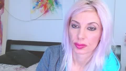 Lara online show from 02-19-25, 02:55