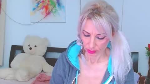 Lara online show from 02-26-26, 10:53