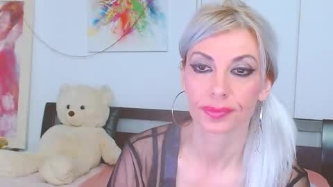 Lara online show from 03-26-26, 11:21