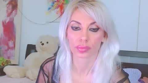 Lara online show from 04-04-26, 07:11