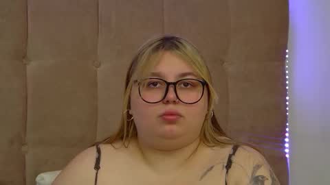 Snapshot of lillianhaig chatting on 11-26-25, 07:04 LillianHaig online show from 11-26-25, 07:04