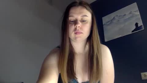 Snapshot of lillianx9zbld chatting on 10-08-25, 08:23 Lily online show from 10-08-25, 08:23