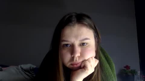 Snapshot of lillianx9zbld chatting on 10-13-25, 06:13 Lily online show from 10-13-25, 06:13