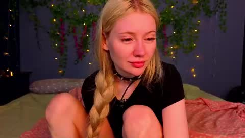 lillie_berry online show from 07-17-26, 05:14