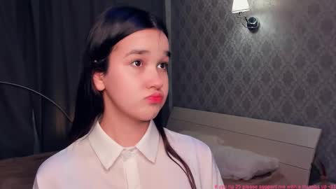 Celina Lillie online show from 12-18-25, 09:21