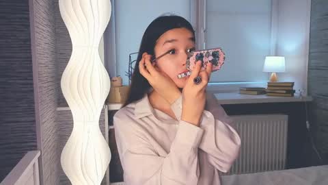 Celina Lillie online show from 03-24-26, 11:15