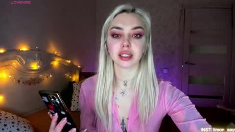 LilliMoore online show from 04-12-26, 11:32