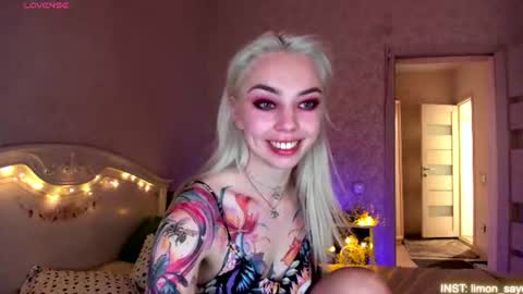 Snapshot of lillimooore chatting on 06-14-26, 02:24 LilliMoore online show from 06-14-26, 02:24